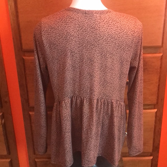 Leopard Top - Picture 4 of 4